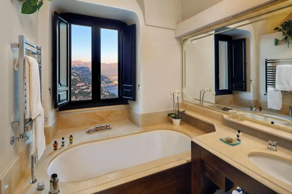 DOUBLE DELUXE Room, Monastero Santa Rosa Hotel & Spa, Naples