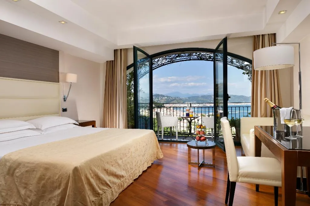 DOUBLE DELUXE SIDE SEA VIEW Room, Raito, Naples