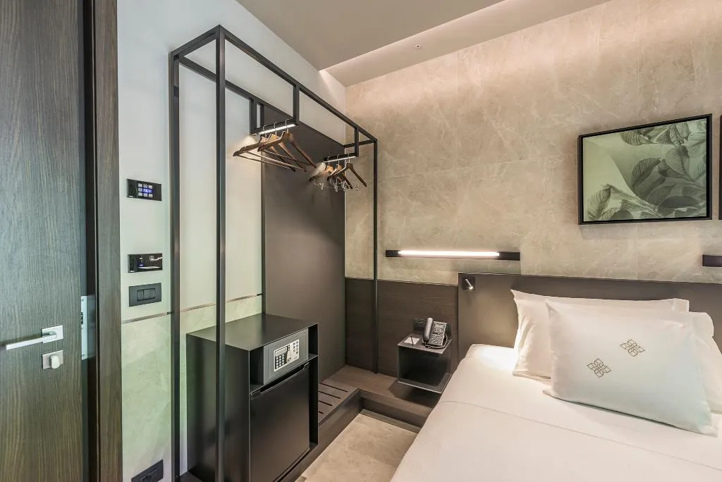 SINGLE WITH TERRACE Room, Palazzo Vittoria Hotel Milano, Milan