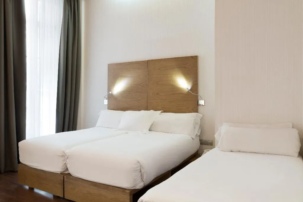 Room CAPACITY 5 Room, Petit Palace Plaza Malaga, Costa Del Sol