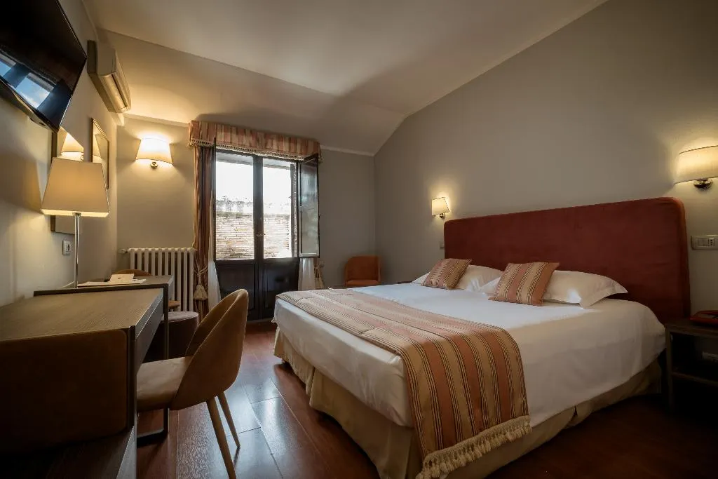 TRIPLE STANDARD Room, Hotel Bosone Palace, Umbria