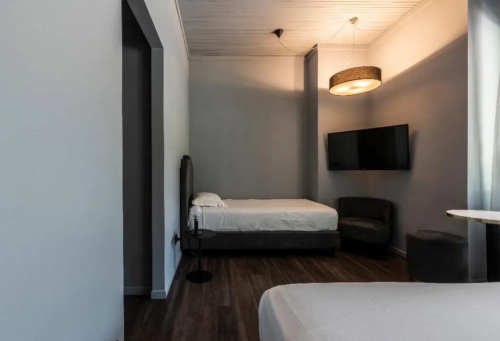 TRIPLE STANDARD Room, Hotel Mealba, Milan