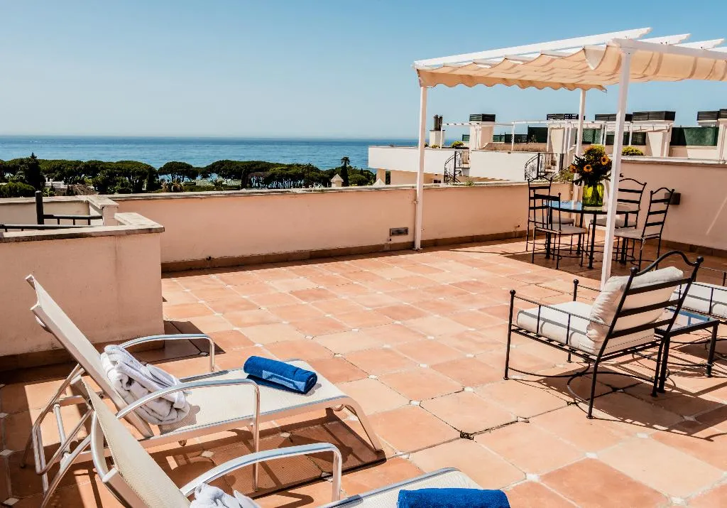 APARTMENT THREE BEDROOMS Room, Guadalpin Suites, Costa Del Sol