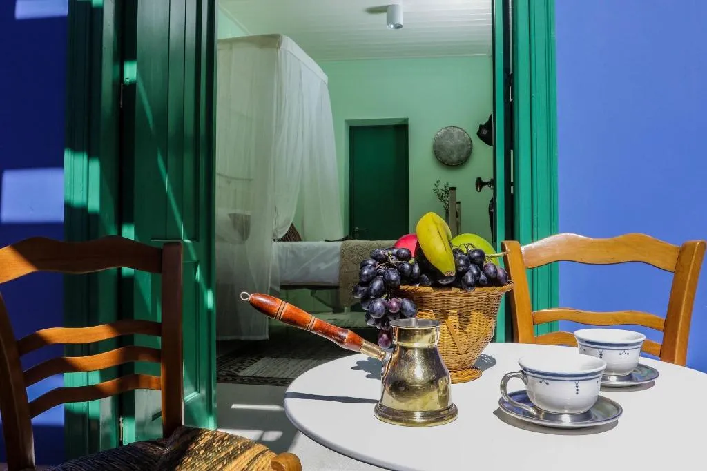 Room, To Konatzi Tis Marikkas Tzie Tou Yianni, Cyprus