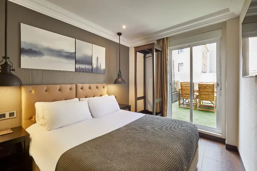 DOUBLE WITH TERRACE Room, Hotel Cortes Rambla, Barcelona