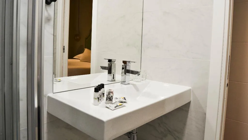 Double or Twin STANDARD Room, Bairro Alto Suites, Lisbon