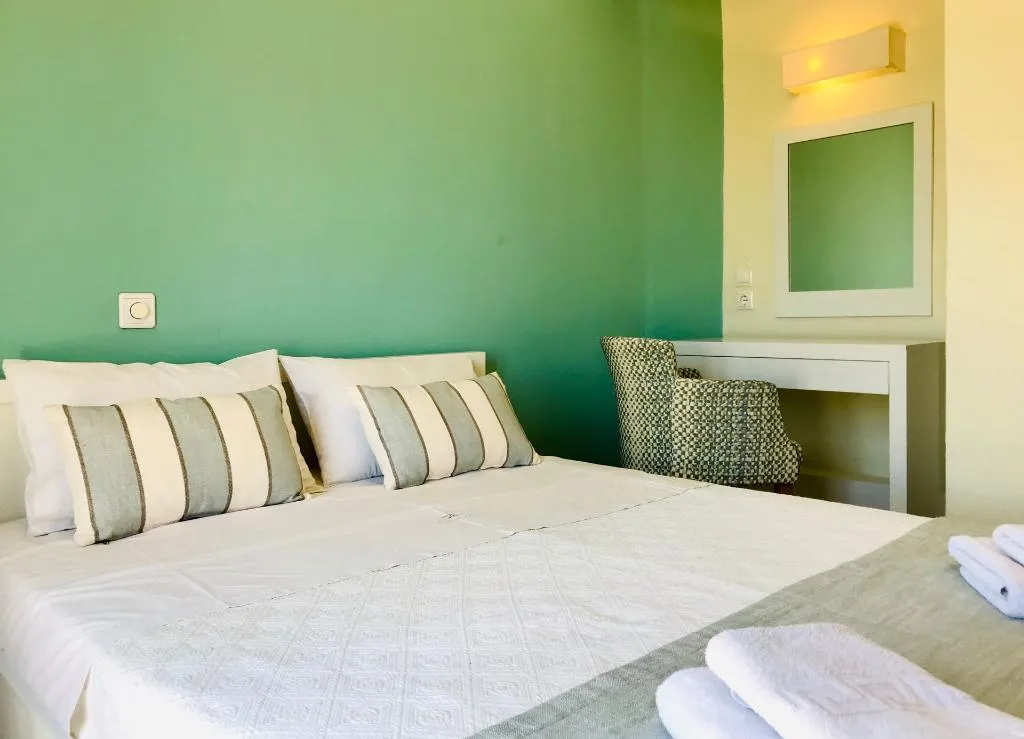 DOUBLE STANDARD Room, Thera Mare Resort, Santorini