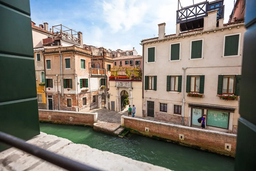 SUITE CANAL VIEW Room, Liassidi Wellness Suites, Venice