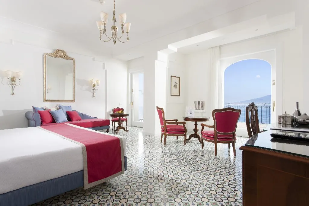 SUITE WITH JACUZZI WITH VIEWS Room, Grand Hotel Ambasciatori, Naples