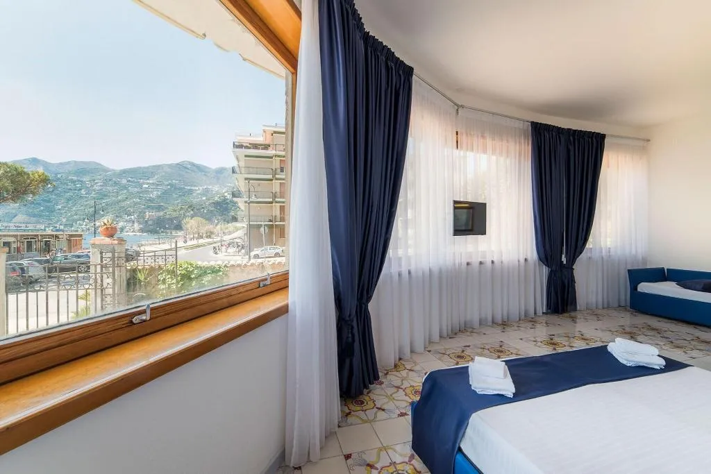 Room, Hotel Sole Splendid, Naples