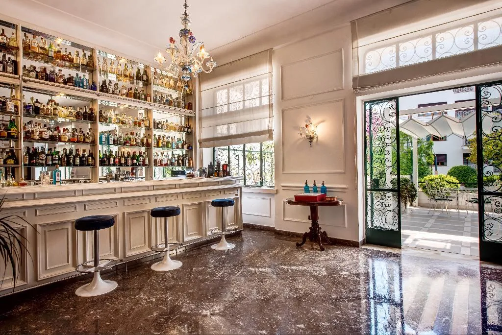 Bar, Majestic Palace, Naples