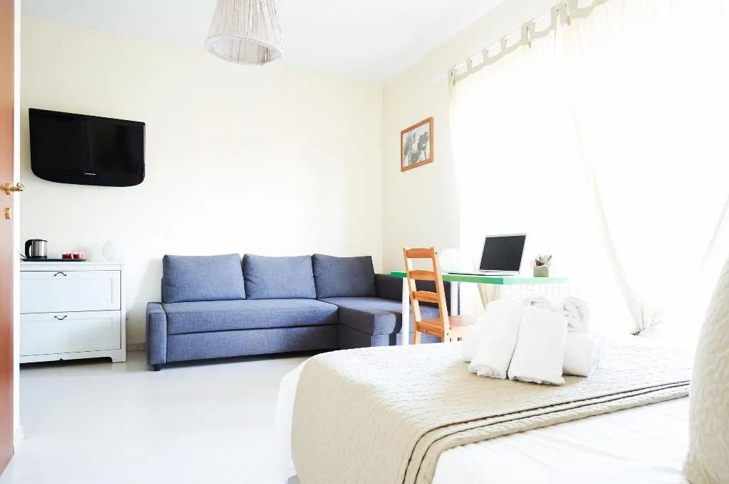 Room, Bnb Drive In, Rome
