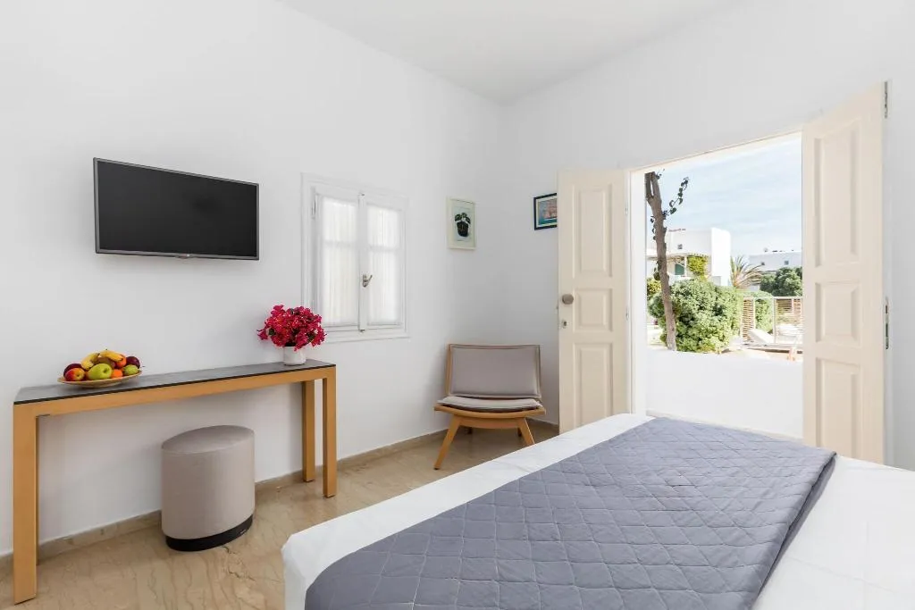 TWIN SUPERIOR POOL VIEW Room, Corfos Hotel, Mykonos