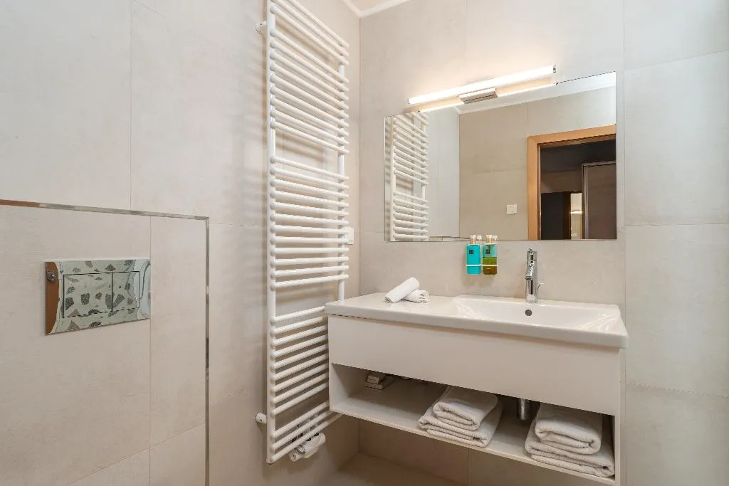 DOUBLE STANDARD Room, Berkeley, Dubrovnik