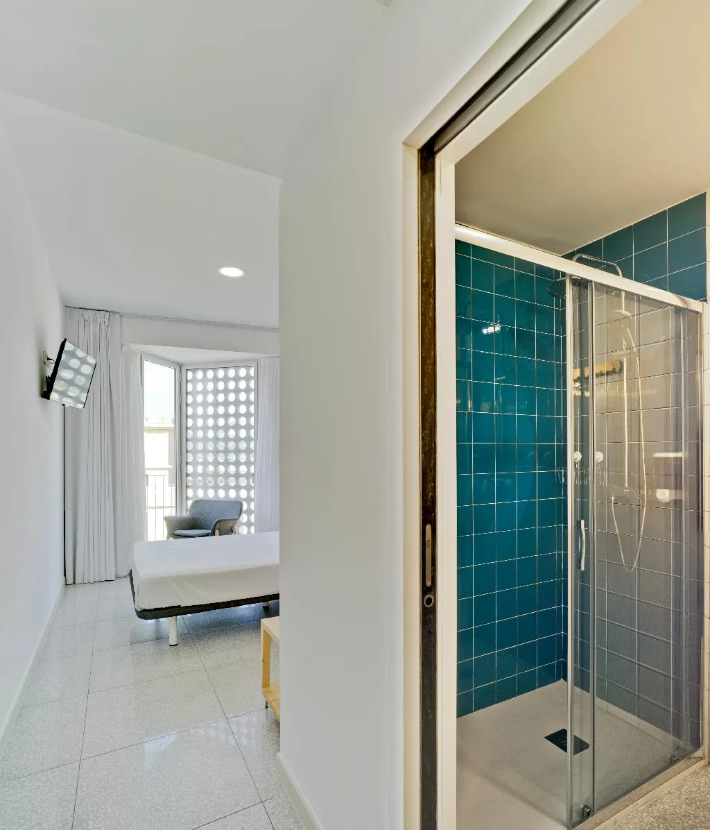 Double or Twin ONE BED Room, Loop INN Hostel Cartagena, Costa Blanca