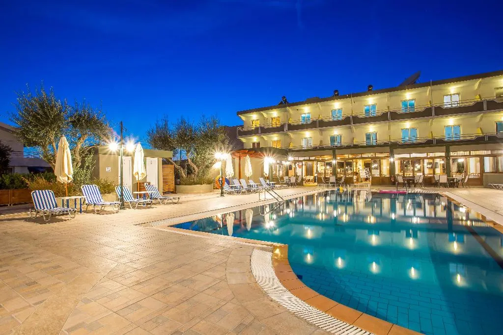 Pool, Georgia Apartments, Rhodes