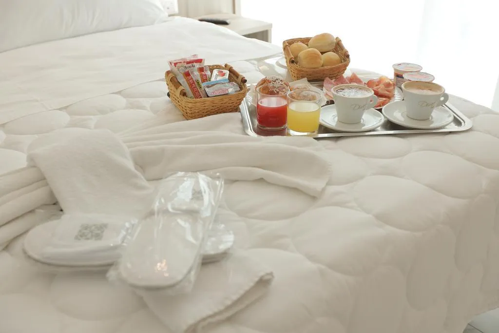 Room, Garibaldi Suite, Naples