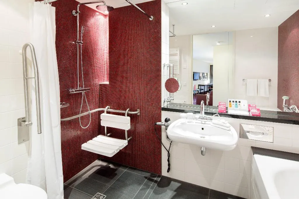 DOUBLE Accessible KING SIZE BED Room, Crowne Plaza Amsterdam-South, Amsterdam