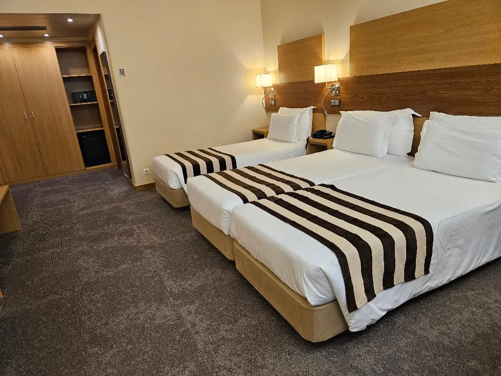 TWIN CAPACITY 3 Room, Hotel Principe Lisboa, Lisbon