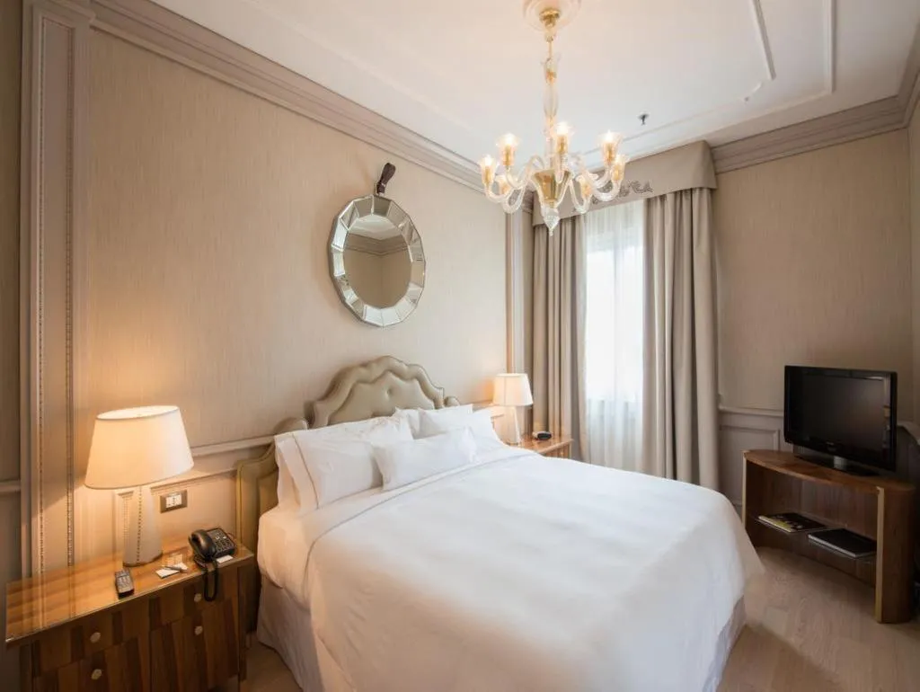 DOUBLE DELUXE KING BED Room, The Westin Excelsior, Florence