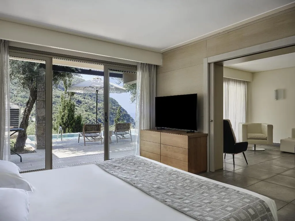 SUITE DELUXE WITH PRIVATE POOL Room, Atlantica Grand Mediterraneo Resort & Spa, Corfu