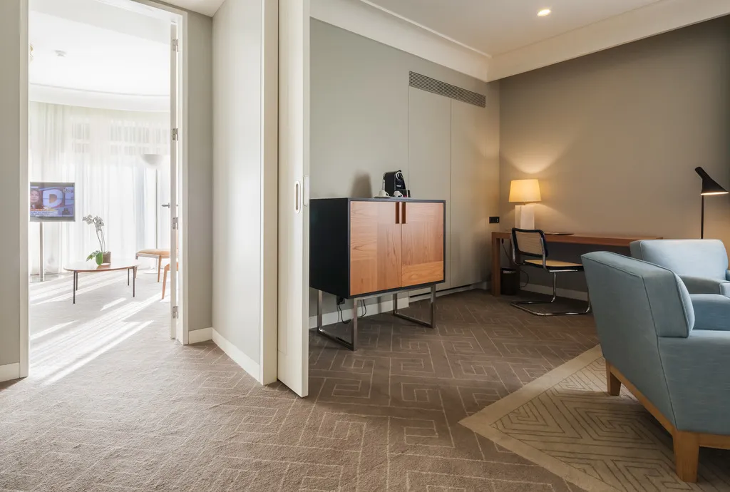 JUNIOR SUITE STANDARD Room, Vincci Porto, Porto