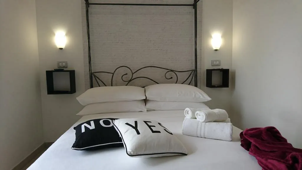 QUADRUPLE STANDARD Room, Centrale, Catania