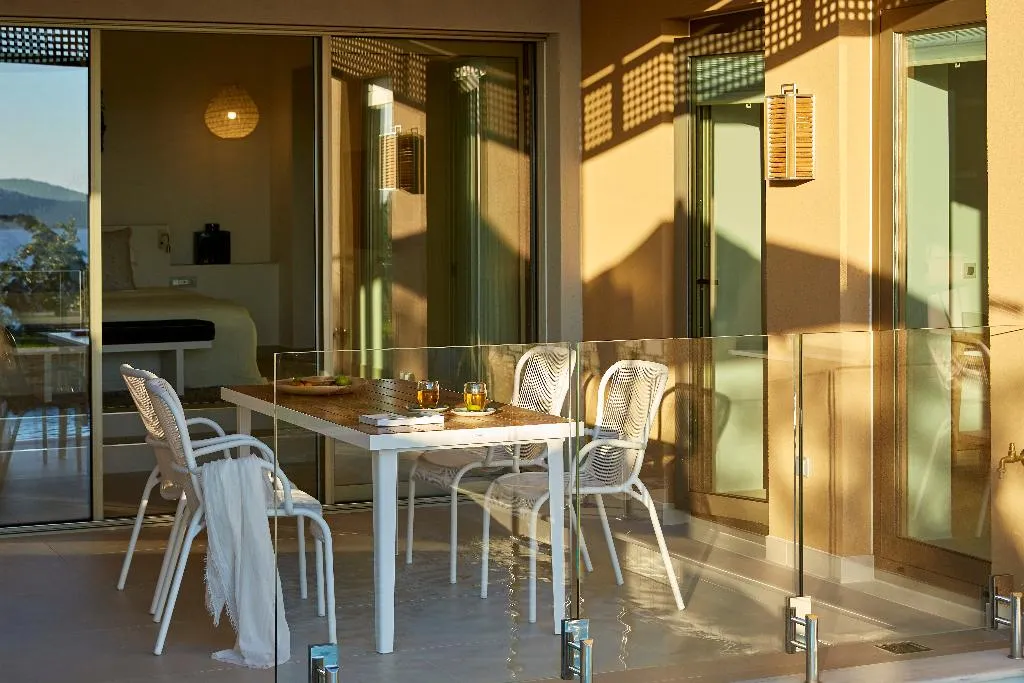 VILLA WITH PRIVATE POOL Room, Eagles Villas, Thessaloniki