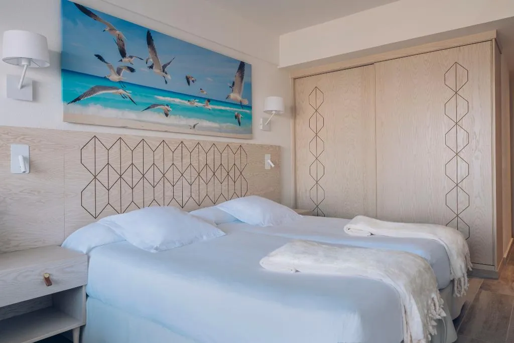 Double or Twin STANDARD Room, Iberostar Waves Royal Andalus, Costa De La Luz