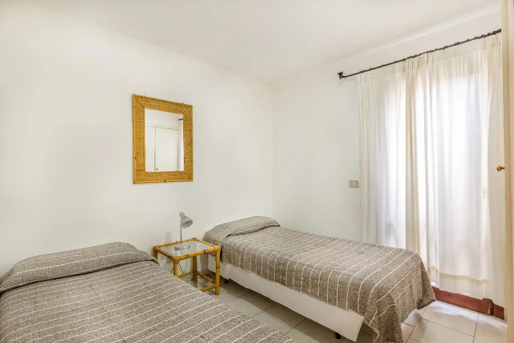 APARTMENT CAPACITY 4 Room, Residence Pineta Uno, Olbia