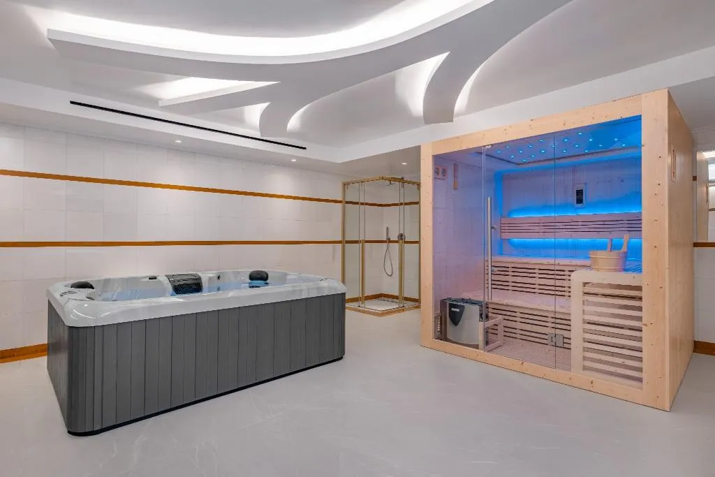 Sports and Entertainment, Rhodos Horizon Boutique, Rhodes