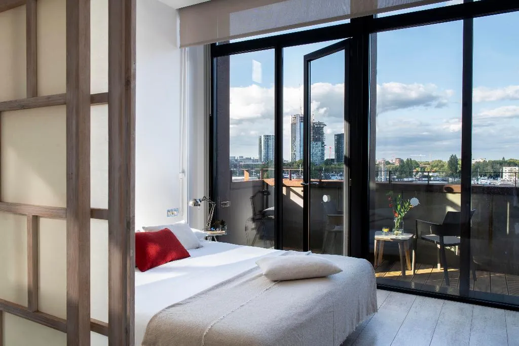 APARTMENT STANDARD Room, Eric Vokel Amsterdam Suites, Amsterdam