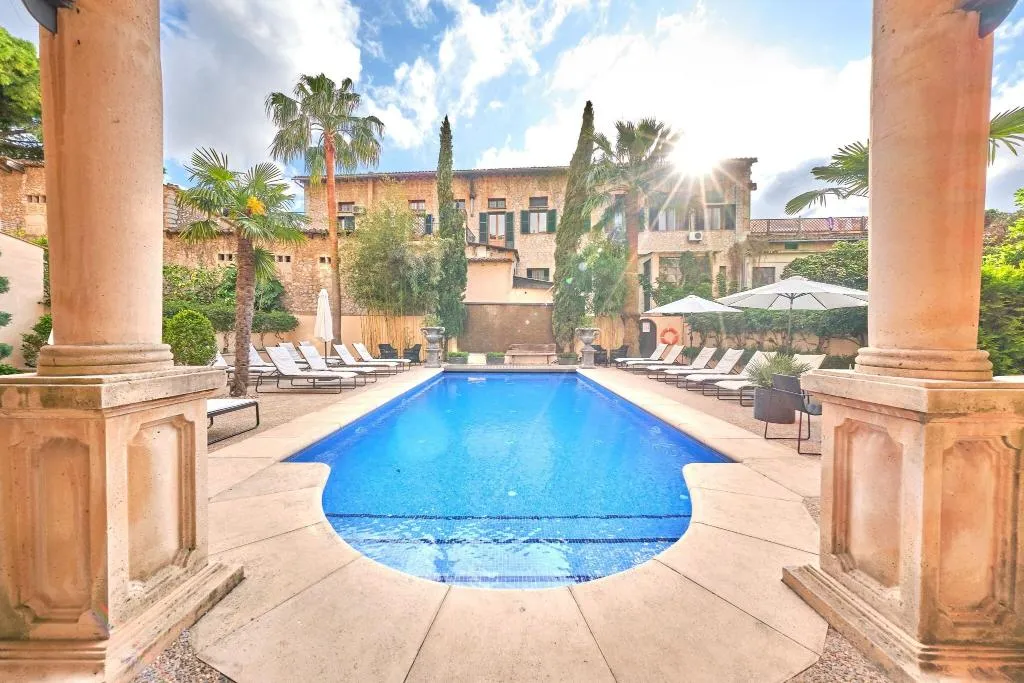 Sports and Entertainment, Hotel Lavenida, Majorca