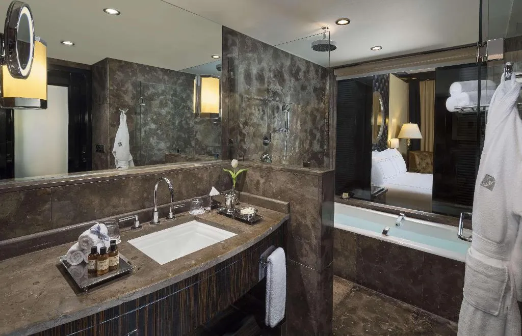 Room, Fairmont Nile City, Cairo