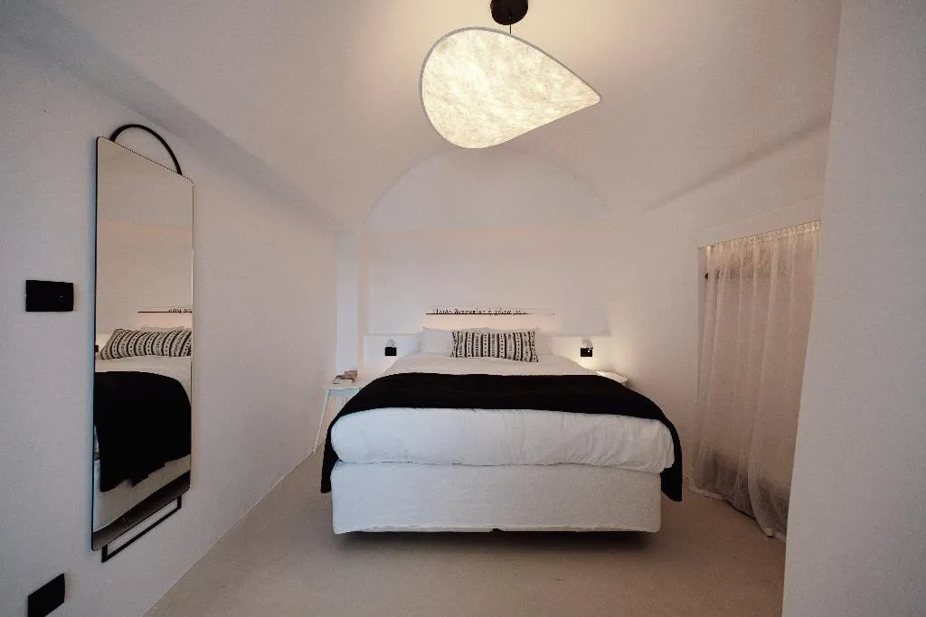 DOUBLE WITH JACUZZI Room, IKIES Santorini, Santorini