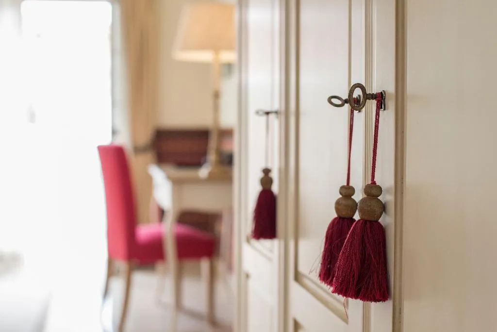 JUNIOR SUITE STANDARD Room, The Charm of Cascais, Lisbon