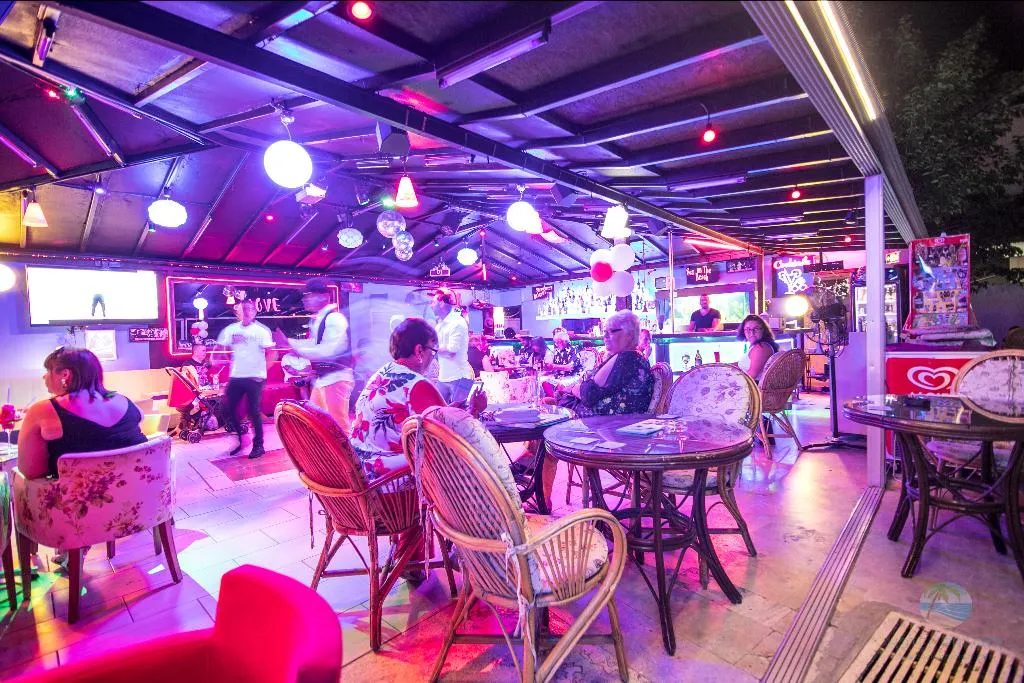 Bar, Private, Dalaman