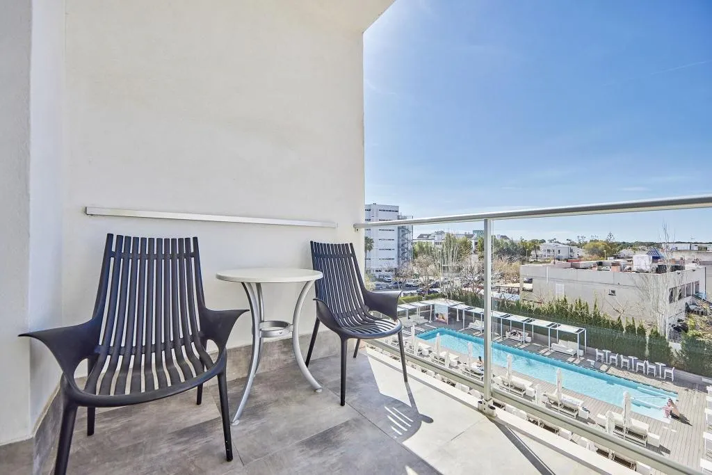TWIN POOL VIEW Room, Astoria Playa, Majorca