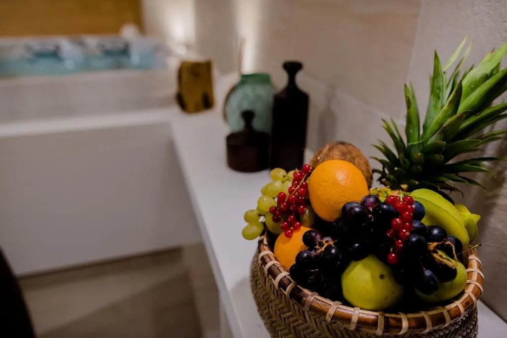 Sports and Entertainment, Cumeja Beach Club & Hotel, Naples