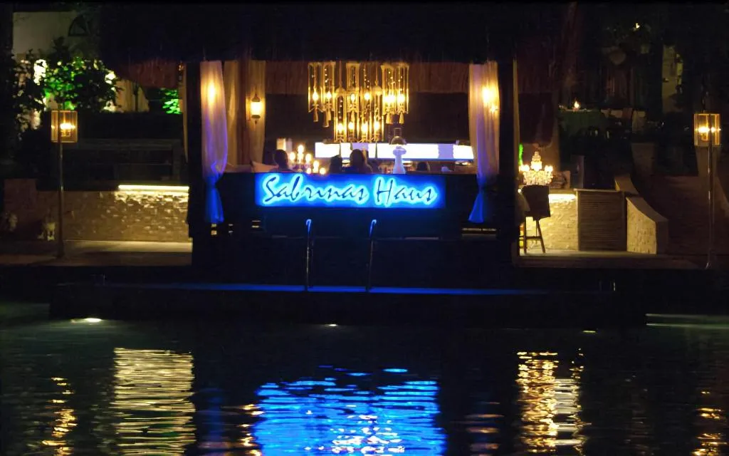 Bar, Sabrina's Haus, Dalaman