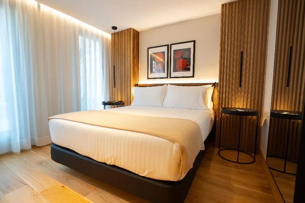 DOUBLE STANDARD Room, Zenit Borrell, Barcelona