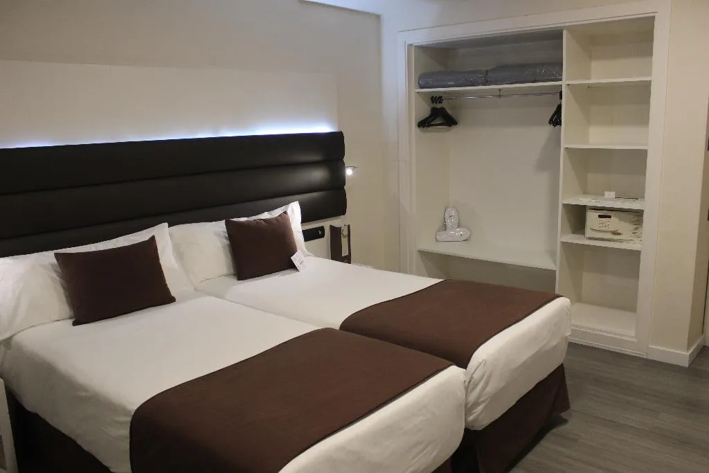 DOUBLE SINGLE USE STANDARD Room, Bcn Urbaness Hotels Del COMTE, Barcelona