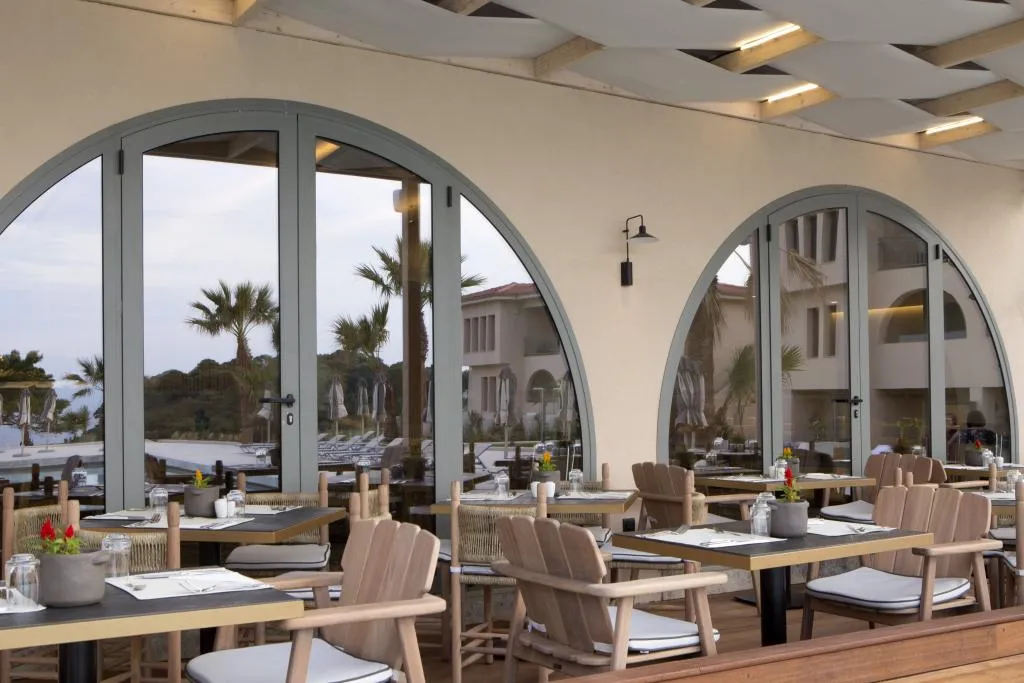 Restaurant, MERAVIA Leonardo Limited Edition, Halkidiki