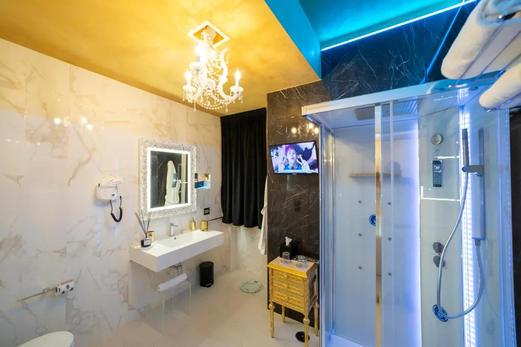 Room, Leucosya Luxury Rooms, Naples