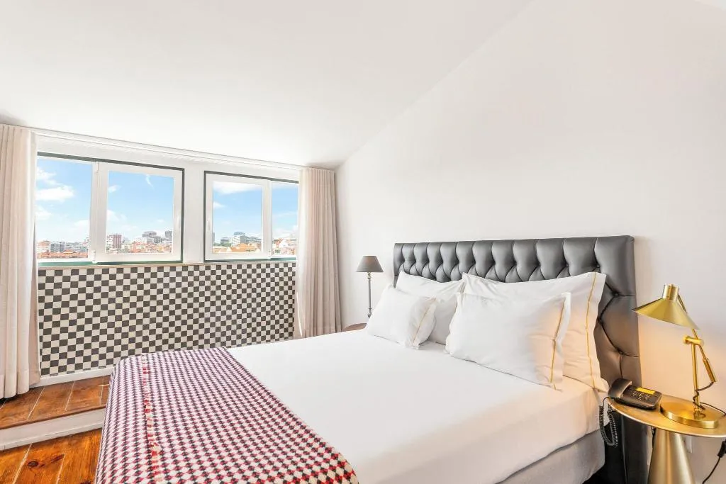 DOUBLE SUPERIOR QUEEN BED Room, Casa Do Jasmim By Shiadu, Lisbon