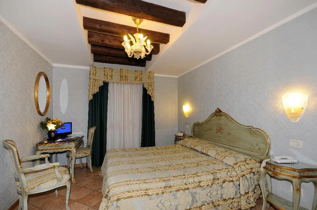 Room, Il Mercante di Venezia, Venice