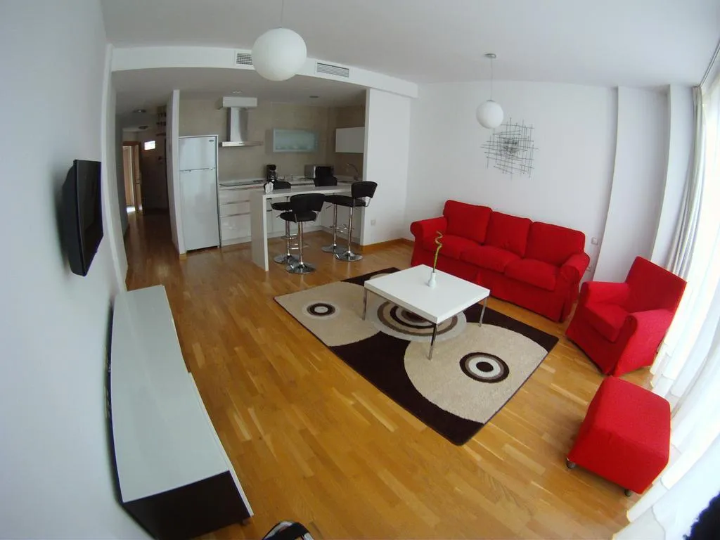 APARTMENT DUPLEX Room, Debambu, Costa Del Sol