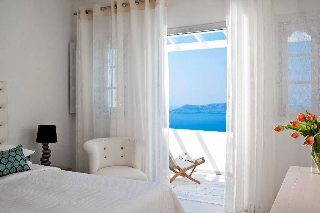JUNIOR SUITE STANDARD Room, Belvedere Suites, Santorini
