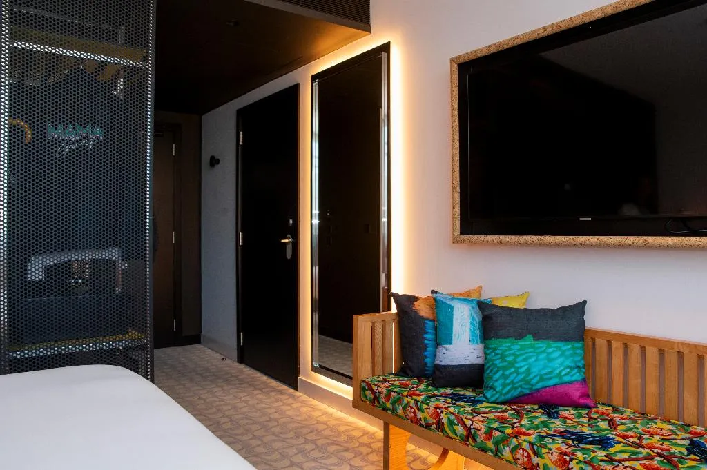 DOUBLE DELUXE Room, Mama Shelter Lisboa, Lisbon
