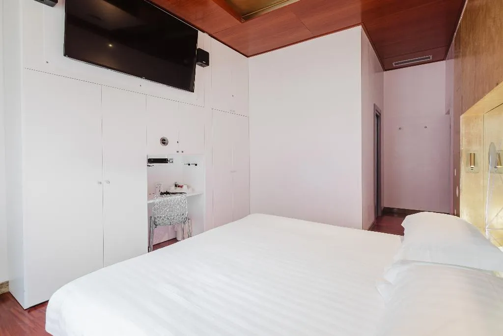 DOUBLE DELUXE Room, Hotel Trecento, Rome